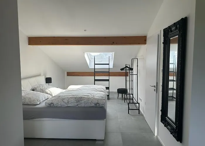 Hof Busen Ap. Oben Links *